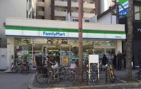 コンビニ　ファミリーマート（コンビニ）まで222m