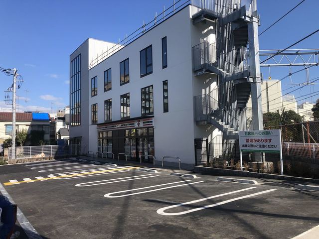 コンビニ　セブンイレブン（コンビニ）まで149m