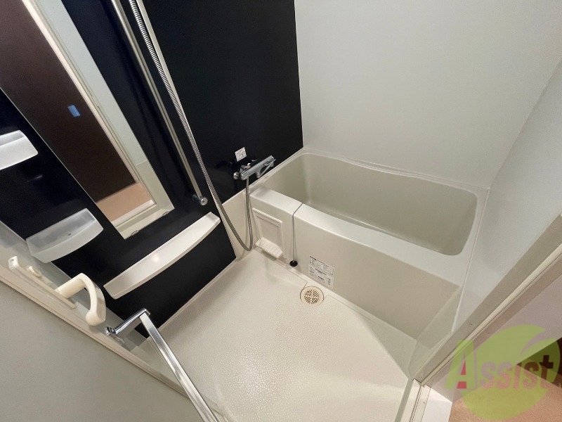 バス・シャワールーム　お風呂です。ゆっくりお風呂につかるのも体に良いですね～