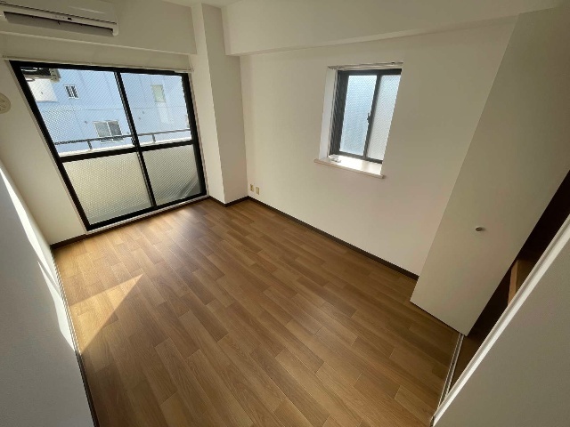 居室・リビング　※同物件別号室の参考写真です。