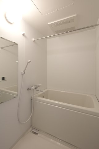 バス・シャワールーム　追い焚き、浴室乾燥機能、２４時間換気機能
