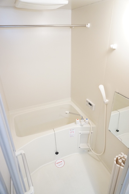 バス・シャワールーム　★追焚給湯と浴室乾燥機付き★※同タイプ参考画像