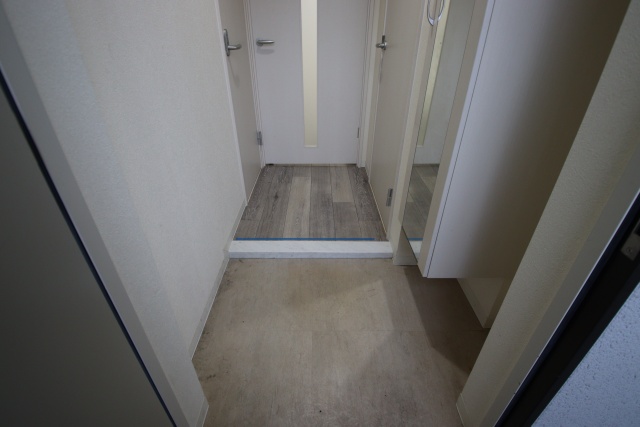 玄関　※別室の参考写真の為、現況優先です。