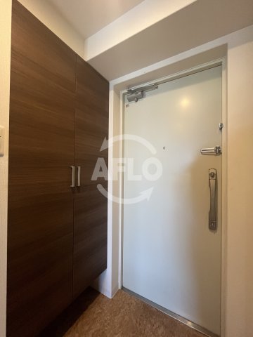 玄関　Luxe新大阪IV　玄関