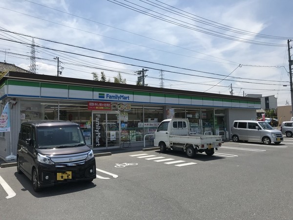 コンビニ　ファミリーマート多治見小泉八丁目店（コンビニ）まで718m