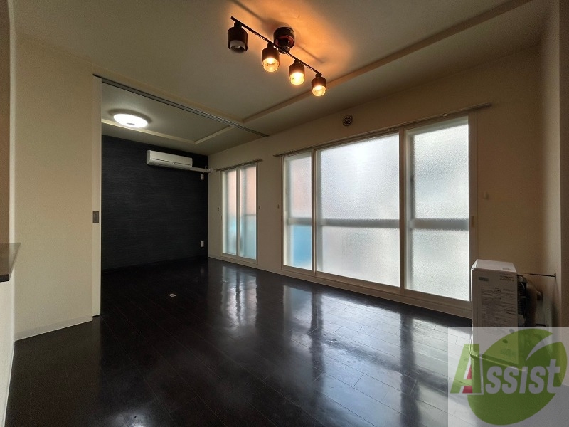 居室・リビング　広くてキレイなお部屋が広がっていて、充実した生活が送れそう。