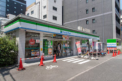 コンビニ　ファミリーマート 堀留町二丁目店（コンビニ）まで110m