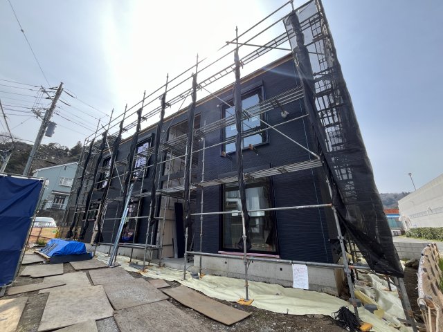 建物外観　スーパー近くの新築アパートでました！