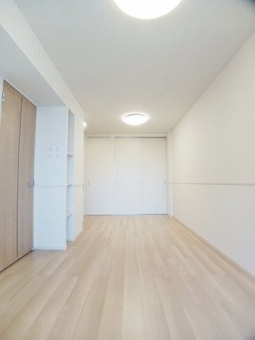 居室・リビング　こちらの居間で趣味の時間をお楽しみください