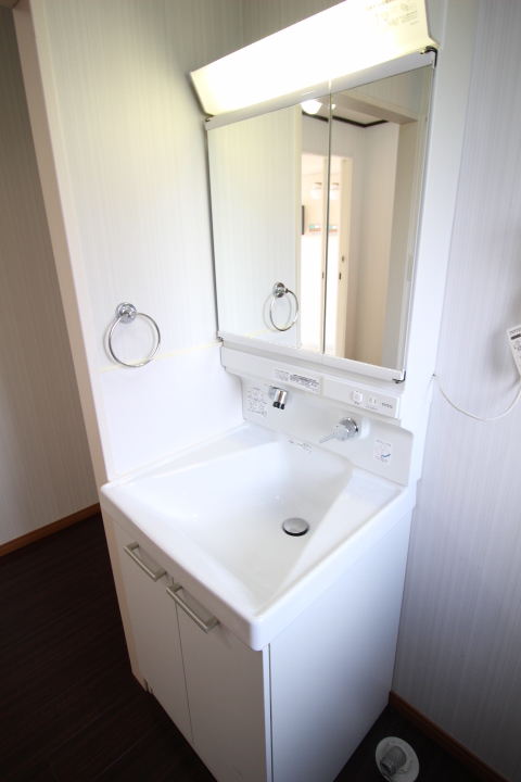 洗面設備　独立洗面化粧台付き