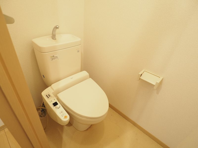 トイレ　別号室写真の為現況優先