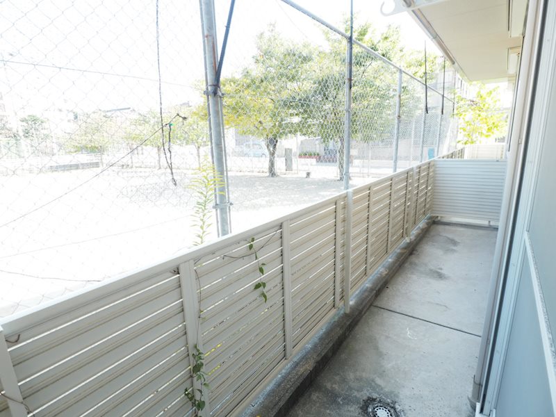 バルコニー　別号室写真の為現況優先