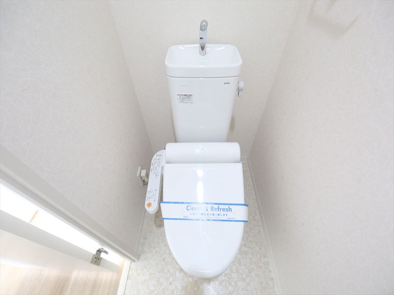 トイレ　温水洗浄暖房便座付トイレ