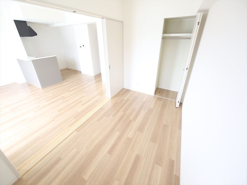 その他部屋・スペース　洋室5.2帖　クローゼット（収納充実してます）