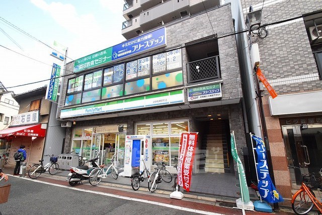コンビニ　ファミリーマート　近鉄長瀬駅前（コンビニ）まで406m