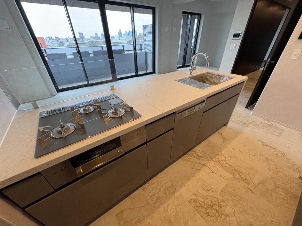 キッチン　コンパクトなキッチンで掃除もラクラク