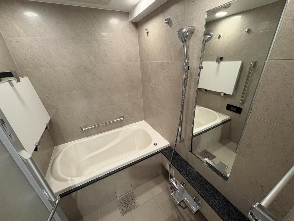 バス・シャワールーム　ゆったり過ごせるお風呂です