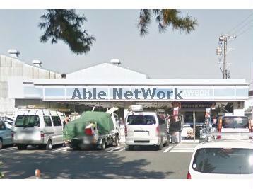 コンビニ　ローソン知立牛田店（コンビニ）まで830m