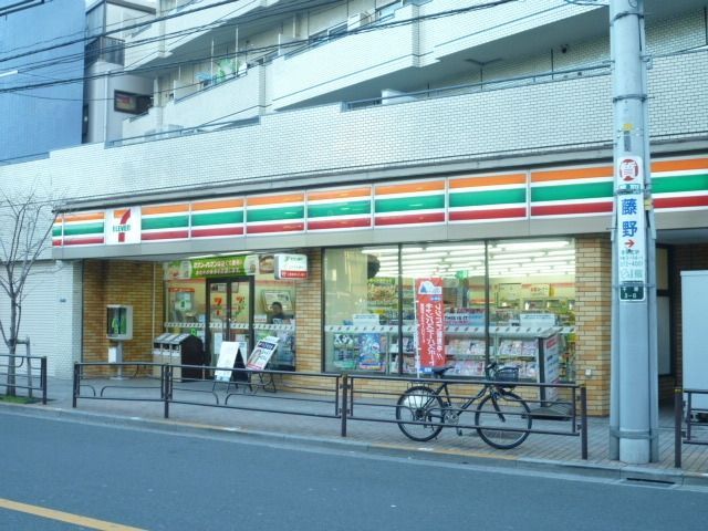 コンビニ　セブンイレブン（コンビニ）まで380m