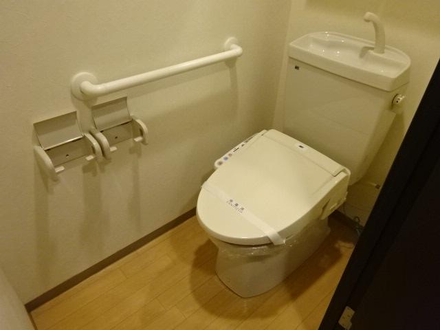 トイレ　シャワー付トイレ