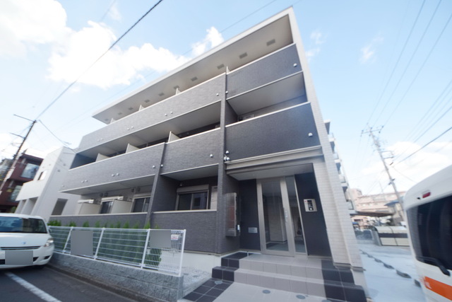 建物外観　～落ち着いた住宅地に位置します～