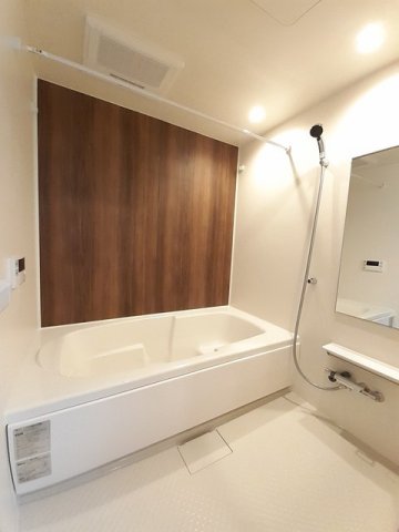 バス・シャワールーム　落ち着いた空間のお風呂です