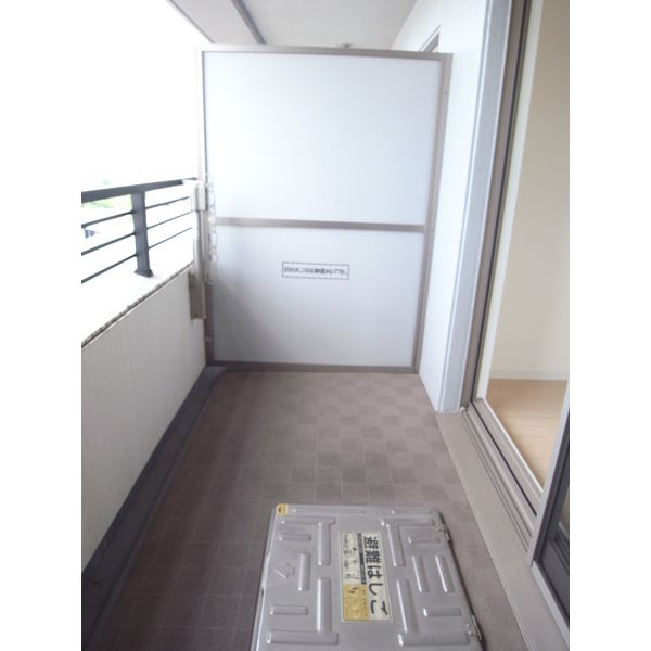 バルコニー　奥行があり、広々としたバルコニー