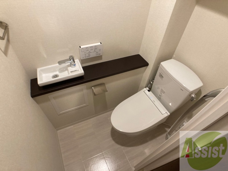 トイレ　ウォシュレット機能がついたトイレ。安心して使用できますね。