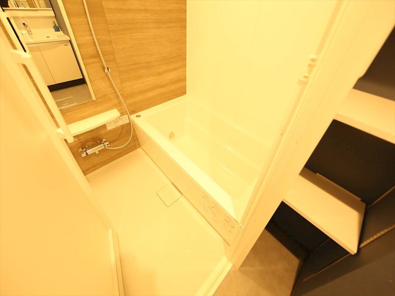 バス・シャワールーム　浴室暖房乾燥機付　追い焚き・オートバス機能付お風呂