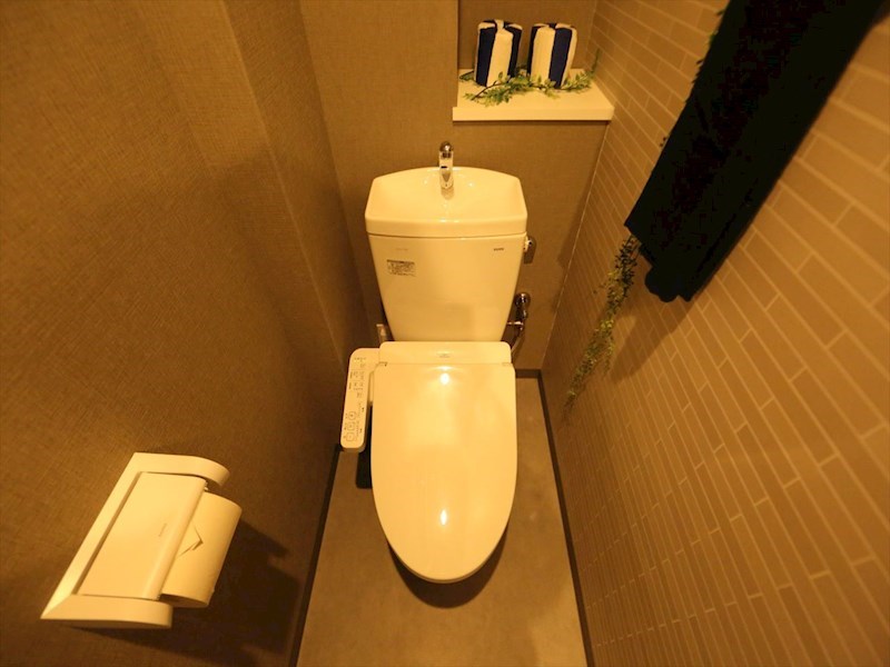 トイレ　温水洗浄暖房便座付トイレ