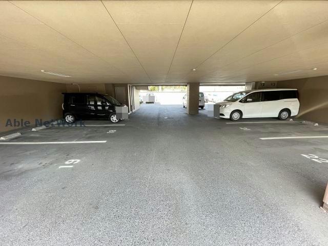 駐車場　駐車場