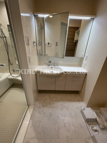 洗面設備　コンパクトで使いやすい洗面所