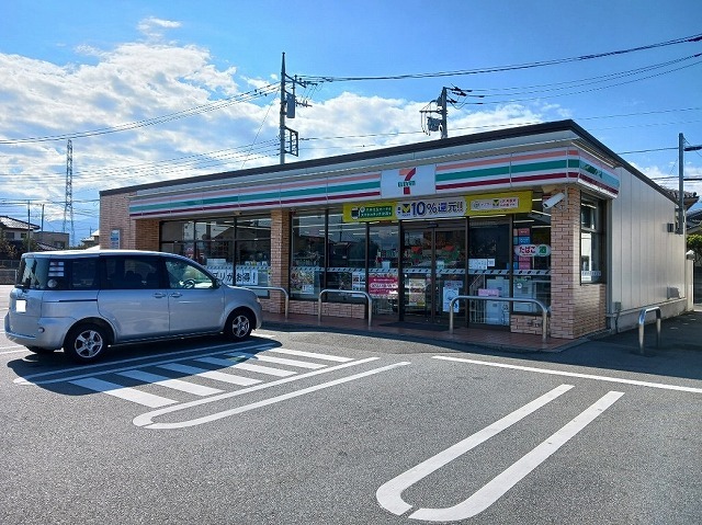 コンビニ　セブンイレブン甲斐竜王駅前店（コンビニ）まで286m