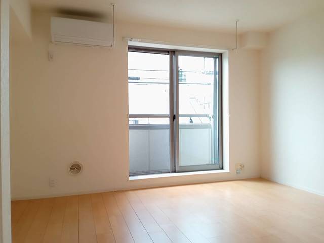 居室・リビング　★明るいフローリングのお部屋です★