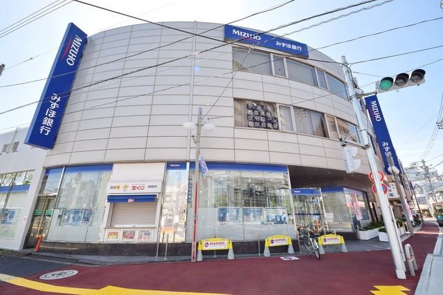 銀行　みずほ銀行祖師谷支店（銀行）まで721m
