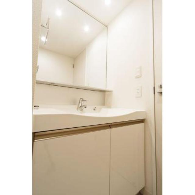 洗面設備　※写真は同タイプ住戸です。