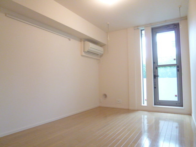 居室・リビング　★キレイなお部屋です★