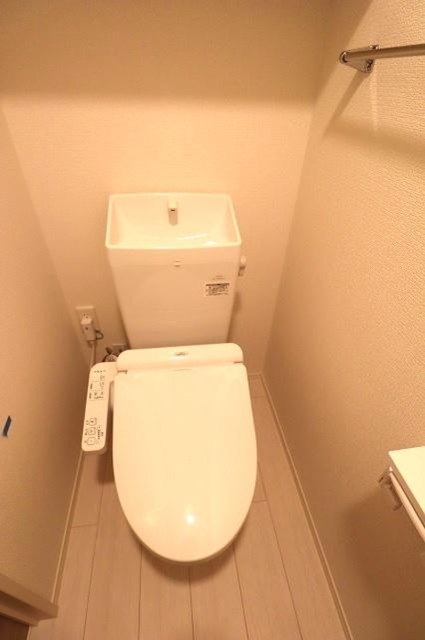 トイレ　温水洗浄暖房便座