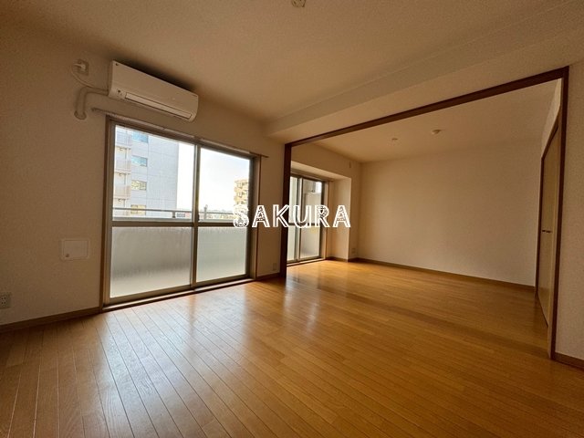 居室・リビング　開放感のあるゆったりとしたお部屋です♪