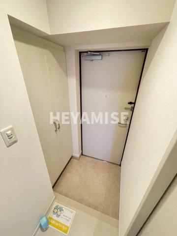 玄関　同間取り別号室の写真です。