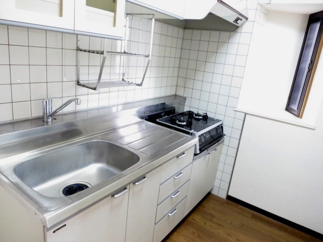 キッチン　２口ガスコンロでお料理はかどります☆