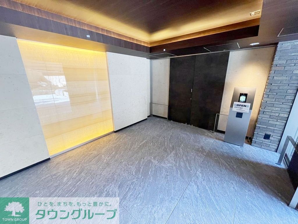 エントランス　エントランス