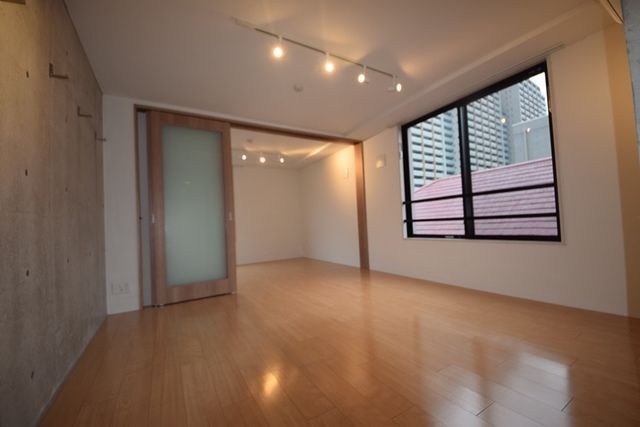 居室・リビング　☆明るい居間☆