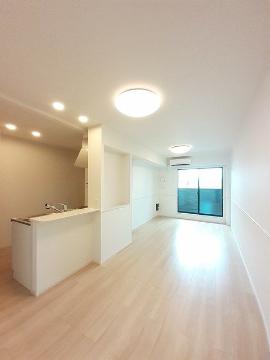 居室・リビング　対面キッチン仕様のLDK