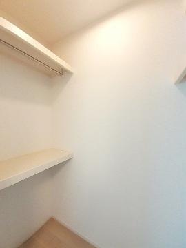 収納　ウォークインクローゼット