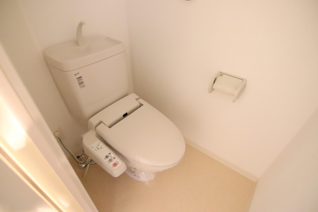 トイレ　※別室の参考写真の為、現況優先です。