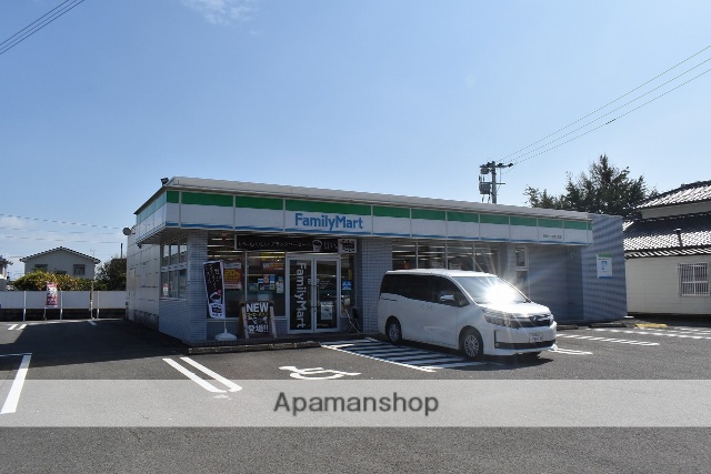 コンビニ　ファミリーマート（コンビニ）まで506m