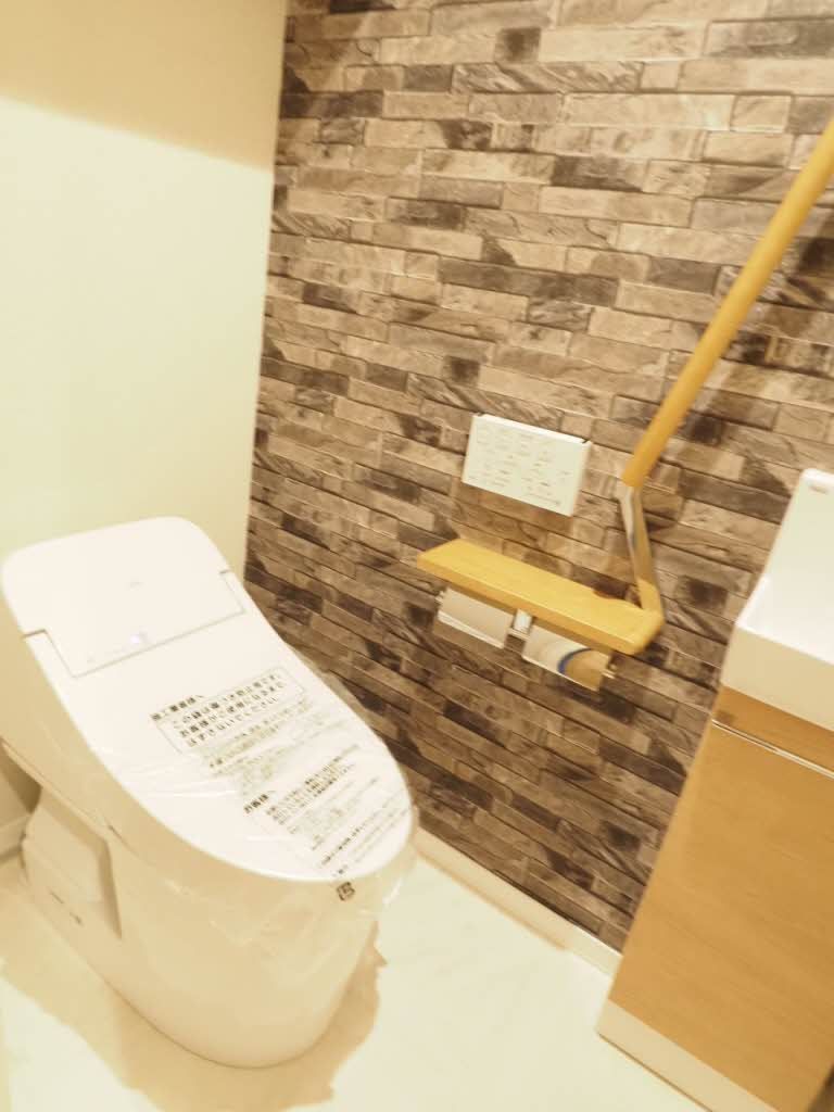 トイレ　温水洗浄便座