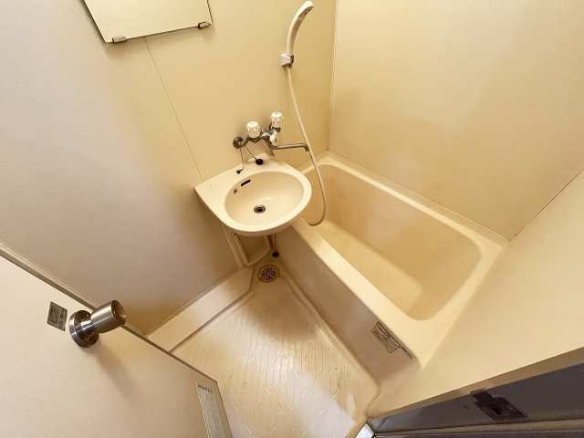 バス・シャワールーム　お風呂で日々の疲れを落としましょう