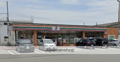 コンビニ　セブンイレブン（コンビニ）まで657m